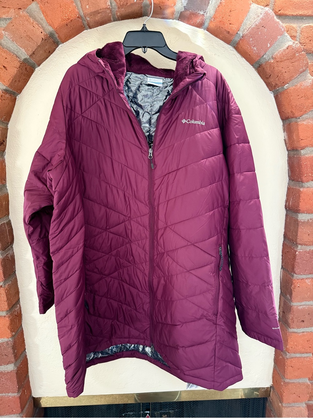 Columbia Women's Burgundy Quilted Hooded Puffer Jacket